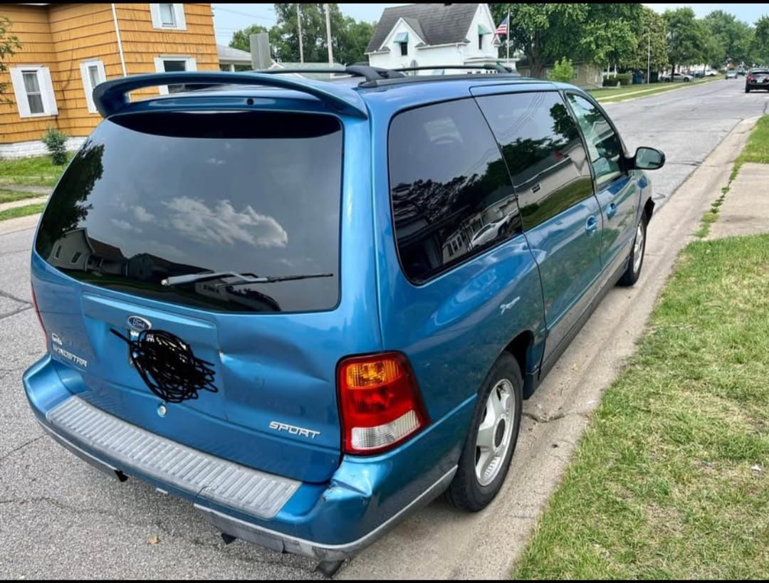 2003 Ford Windstar