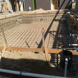 New Pools Construction Remodel  And Pool  Maintenance Services 