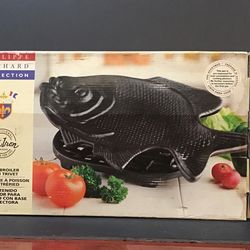 Cast Iron Fish Broiler with Trivet