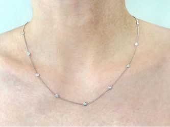18K White Gold Diamond Station Necklace 0.30ct 18.5"
