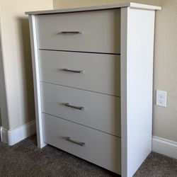 White 4-Drawer Dresser