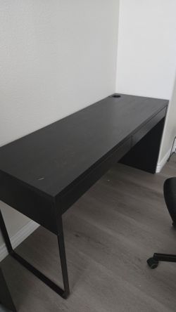IKEA MICKE Desk
