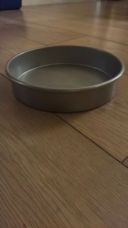USA PAN light grey metal cake pan