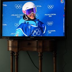 55” Samsung Tv shows great picture