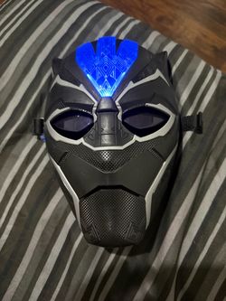 Hasbro Marvel Black Panther Vibranium FX Light Up Mask 2017 Electronic Works