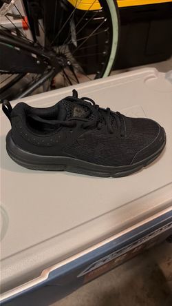 Under armor 7.5 never worn shoes