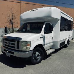 2008 Ford E-450 #21