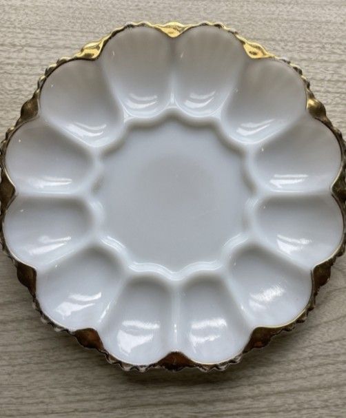 Vintage 50s-60s Anchor Hocking Fire King 22kt Gold Trim Egg Plate