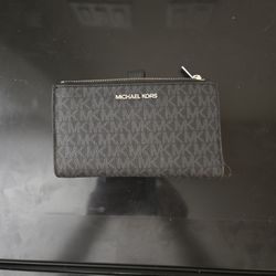 Michael Kors Jet Set Signature Logo Smart Phone Wallet 