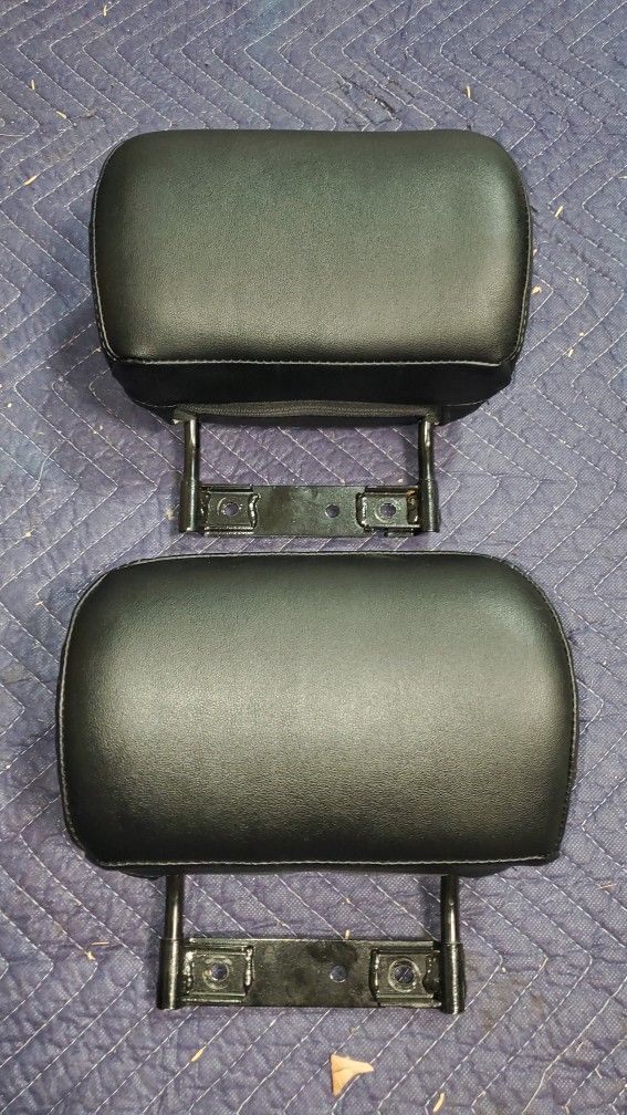 Subaru Baja Rear Headrests