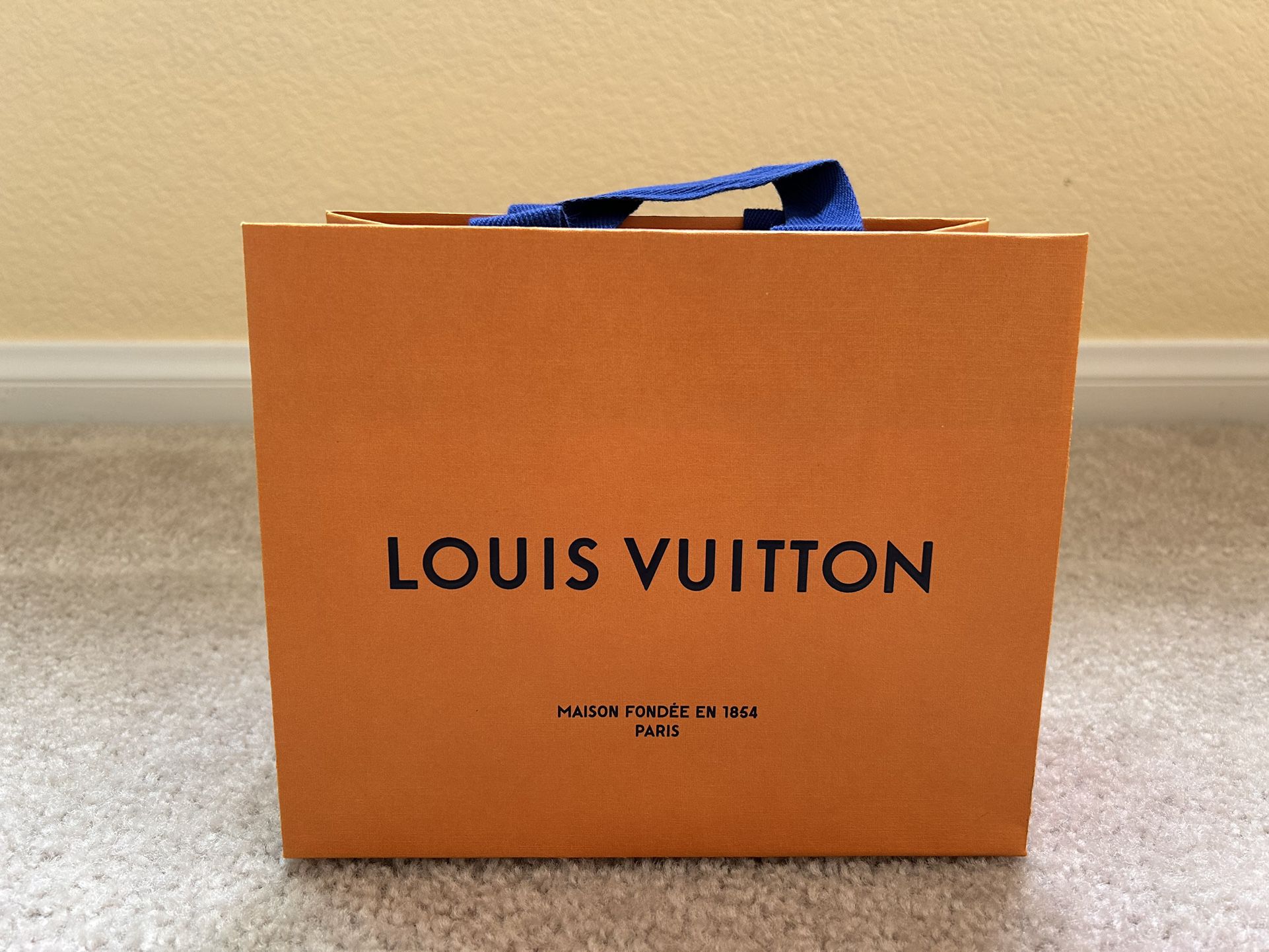 Louis Vuitton Paper Bag ( 8,6x7 Inch)