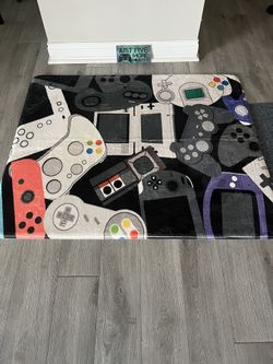 Gaming Rug and Small Gaming Picture
