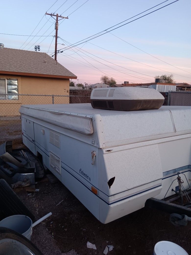 Pop Up  Trailer  Coleman 