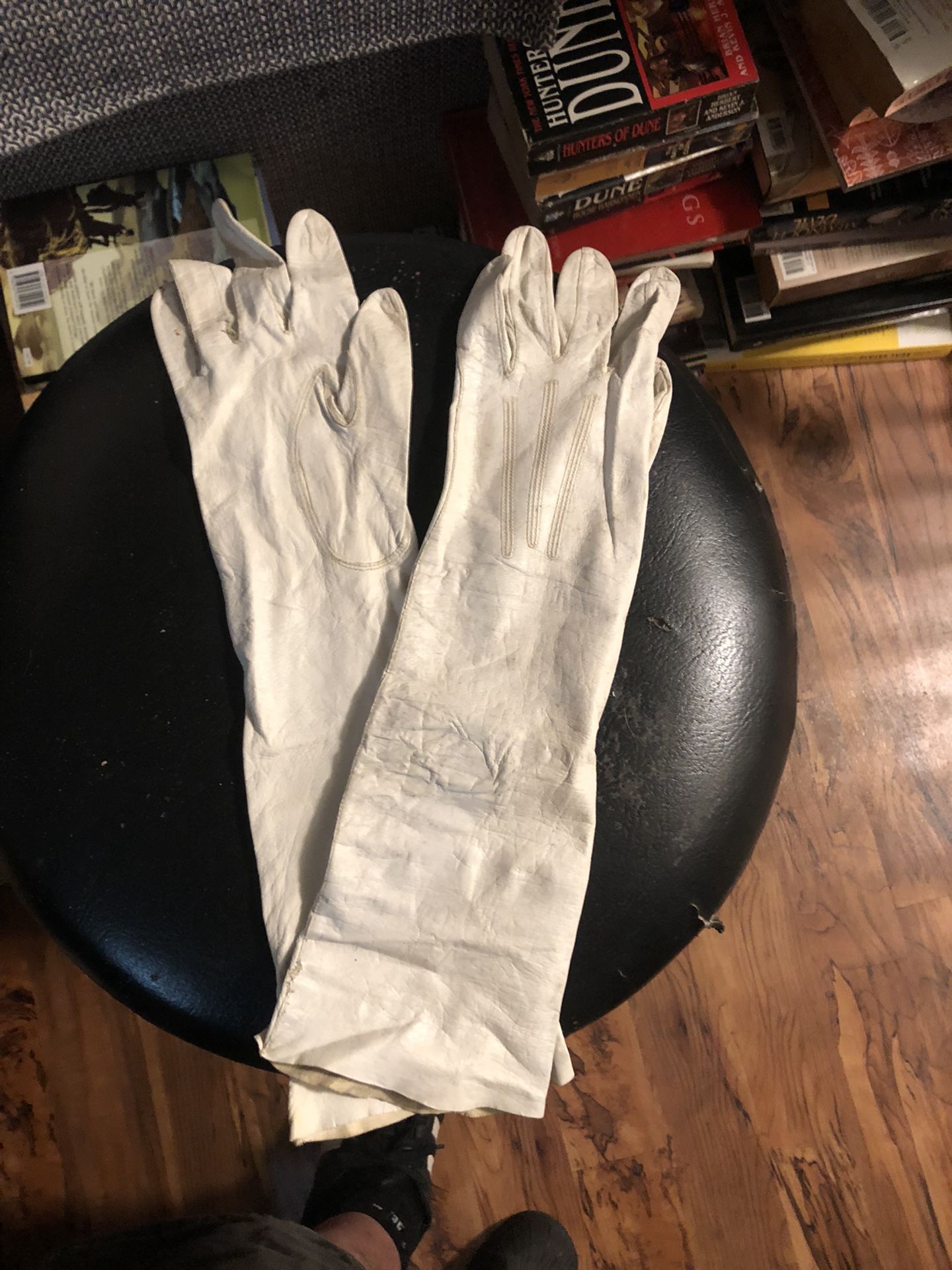 1930’s Parisian Opera Length Lambskin Gloves