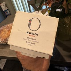 Apple Watch Series 3 42MM Cellular + GPS