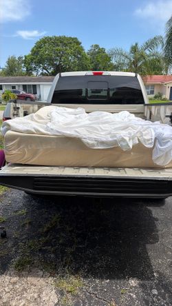 Lucid queen mattress with washed cover5