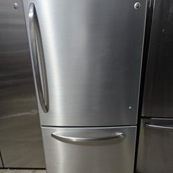 Bottom Freezer Refrigerator GE 