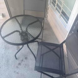 Table With 2 Chairs 