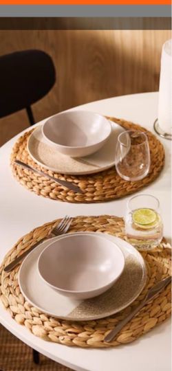 8 Round Woven Seagrass Placemat