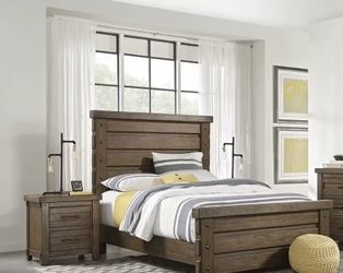 Beautiful Recline Wood Queen Bed And Night Stand