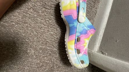 tye-dye crocs