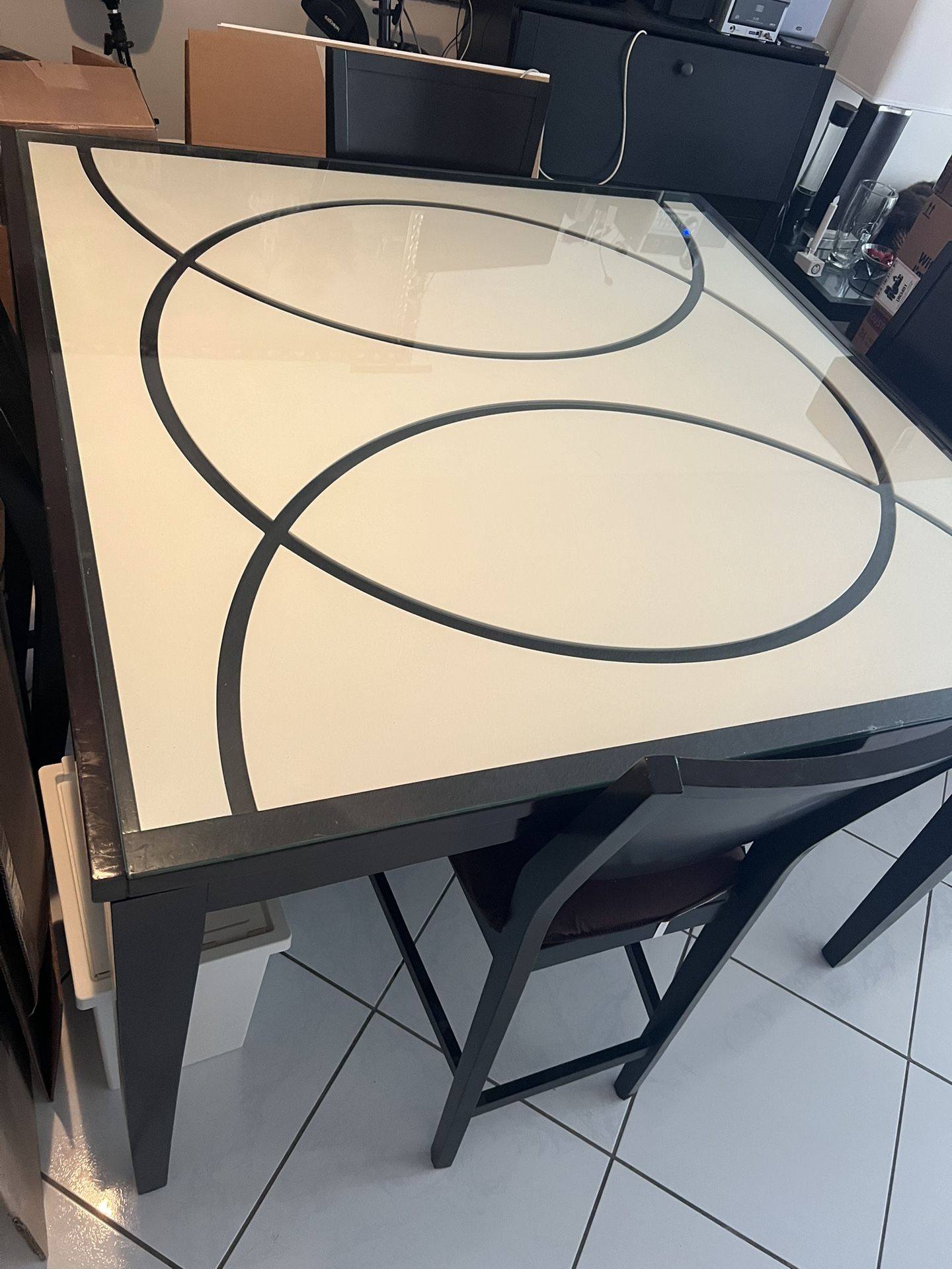Modern High Wood Dining Table with 4 chairs in Mahogany color