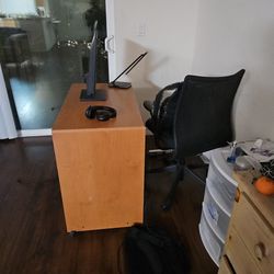 Selling Table And Chair