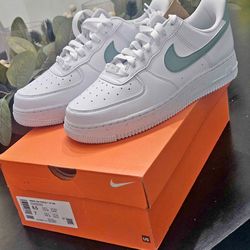 Brand New Nike Air Force 1 ’07 NN – White/Mint Green Women’s 8.5