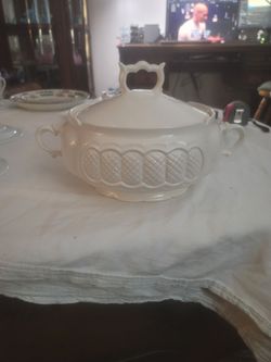 California Pottery Mid Crntury Ceramic Soup/Casserole Tureen