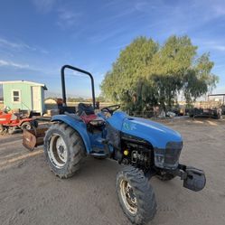 Tractor New Holand 1725. 4x4