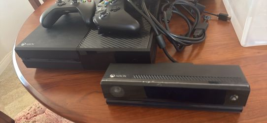 X Box One model1540 with 2 controllers
