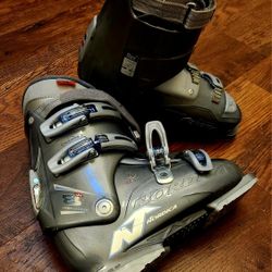 Nordica Womans Ski Boots 