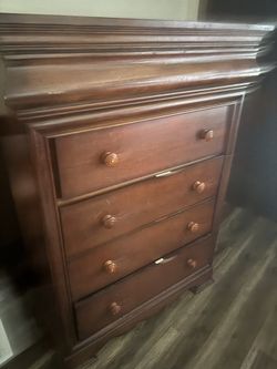 Dresser