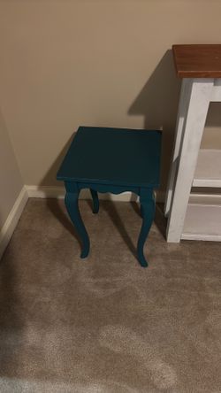 Small end table
