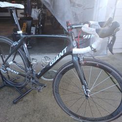 56 cm giant Defy Carbon fiber roadbike