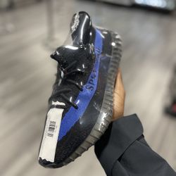 Yeezy Boost 350 V2 Dazzling Blue 