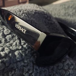 VERSACE GLASSES PRICED TO SELL TODAY 
