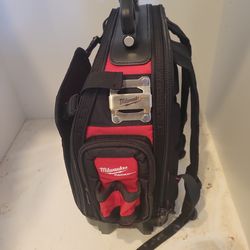 Milwaukee structured back pack