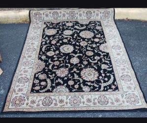 Persian home rug 5’3” x 7’5”