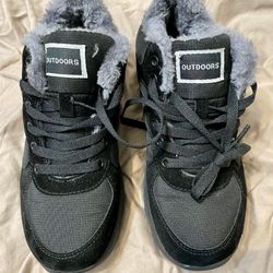 OUTDOORS Black Winter Boots *New*