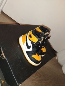Air Jordan 1 High Toddler Sneakers Yellow Toe