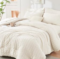 HYMOKEGE Ivory King Size Comforter Set Seersucker 7 Pieces, All Season Luxury Bed in a Bag for Bedroom, Bedding Set with Comforters, Sheets, Pillowcas