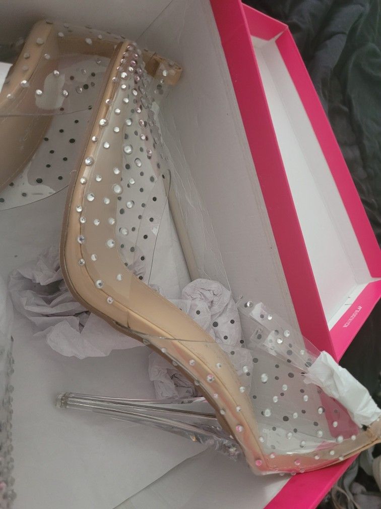 Clear Shoe Dazzle Heels (NEW NEVER WORN)