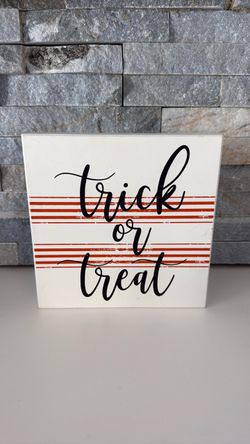 Halloween trick or treat sign