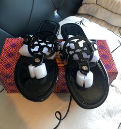 New Tory Burch Black Glossy Sandals Size 8.5