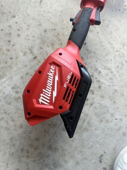 Milwaukee M18 Trimmer