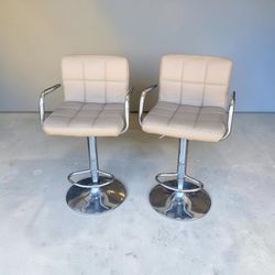 2 Bar Stools with Adjustable Height