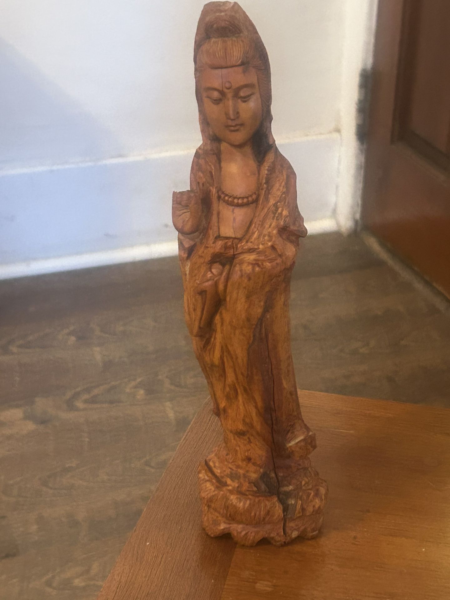 Alter your altar; Vintage 1940s Handcarved Wood Quan Yin in Impeccable Condition:.