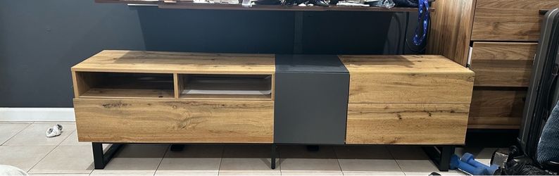 TV  stand