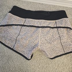 Lululemon Shorts Size 4